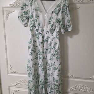 Chic Green and White Floral Midi Dress